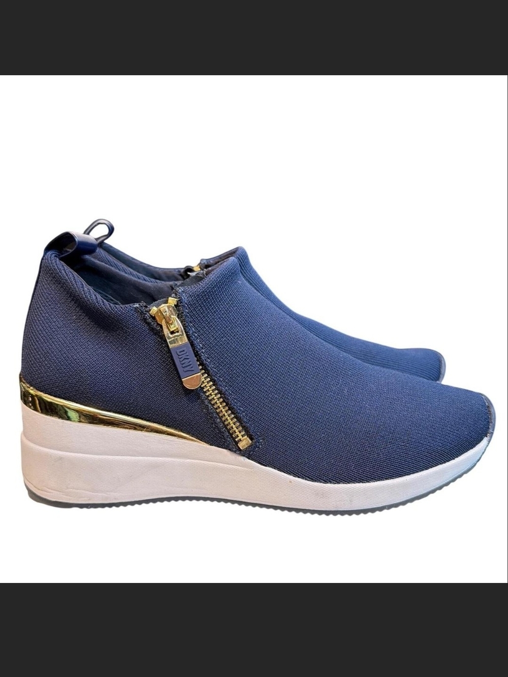 DKNY Palma Navy Wedge Slip-On Sneakers w/ Gold Accent Trim Sz 11